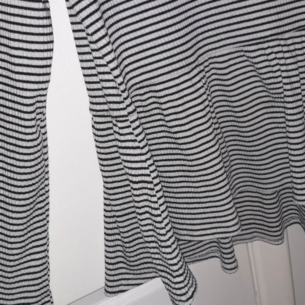 SALE! Long sleeves striped peplum top - Picture 4 of 5